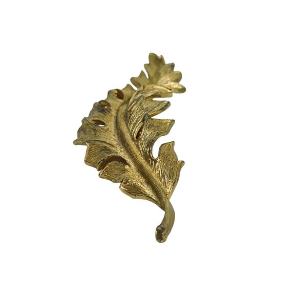 Vintage Coro Matte Finish Textured Gold Tone Leaf Brooch Dated 1961 (6088) - Picture 4 of 7
